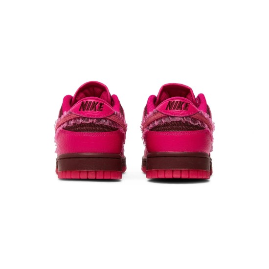 Dunk Low Valentine Day